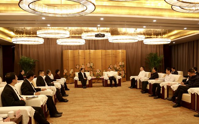 20170506074675.jpg 集團主要領導與陜西省政府胡和平省長舉行會談 (1)_副本.jpg