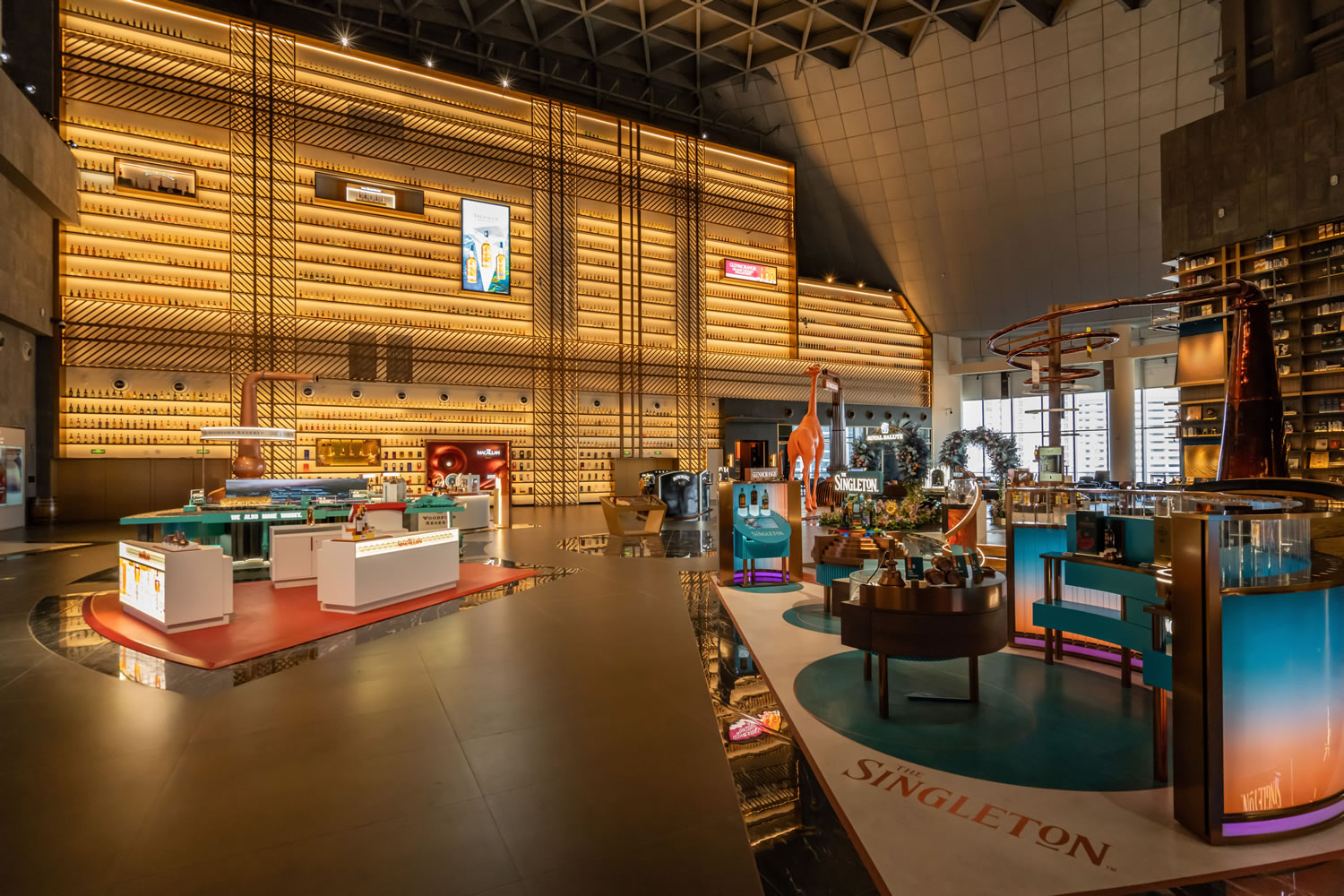 封關(guān)倒計(jì)時(shí)！中免集團(tuán)十余年深耕樹(shù)立海南離島免稅消費(fèi)新標(biāo)桿